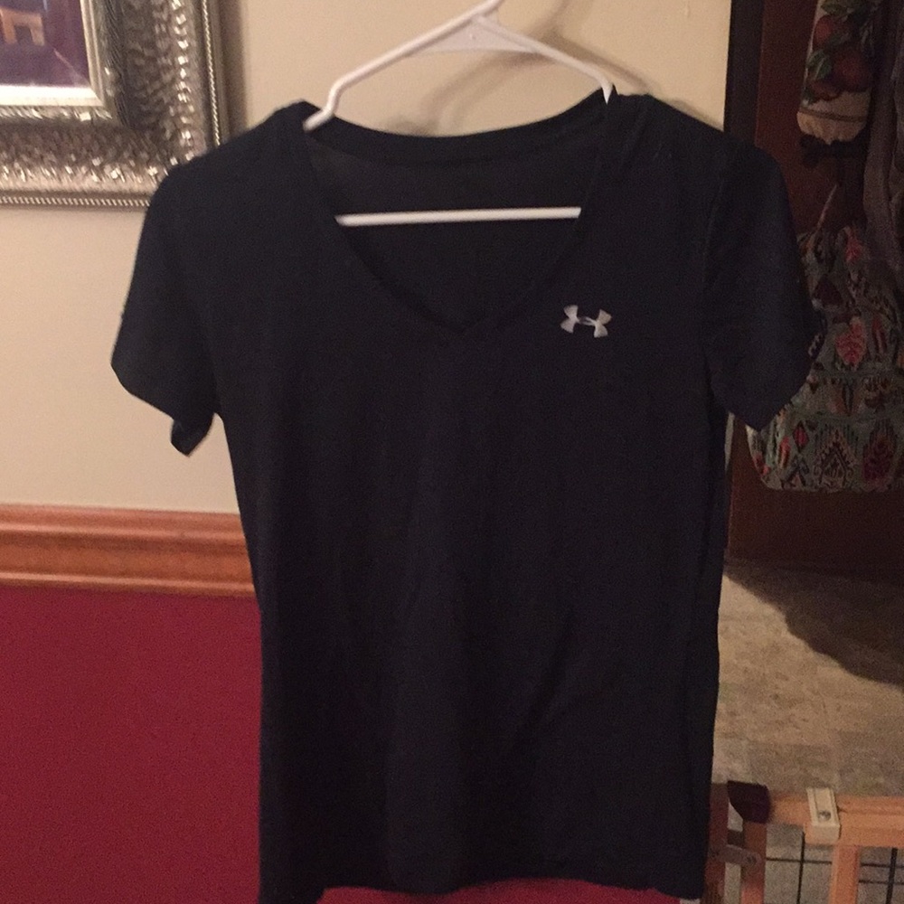 Under Amour v neck tee size m